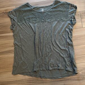 Sonoma Olive Lace Accent Women's Tee